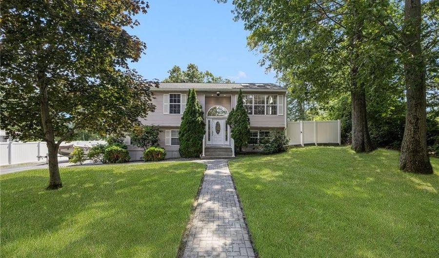 27 Tartaglia St, Johnston, RI 02919 - 3 Beds, 2 Bath