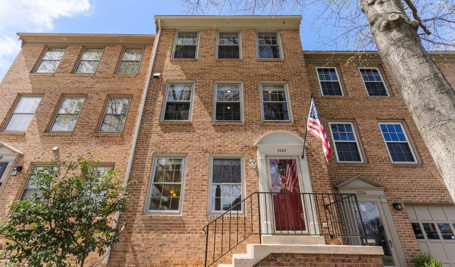 2302 SANFORD St, Alexandria, VA 22301 - 3 Beds, 3 Bath