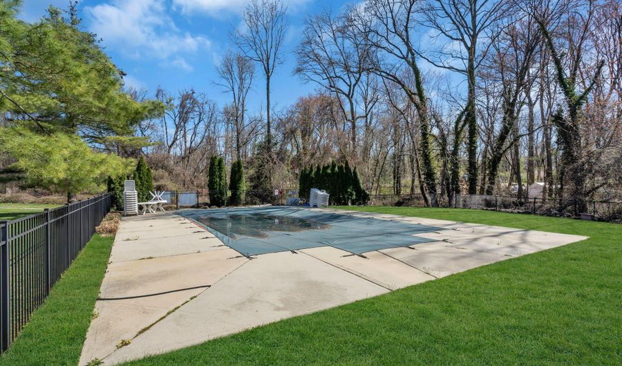 96 East Ave 97, Atlantic Highlands, NJ 07716 - 1 Beds, 1 Bath