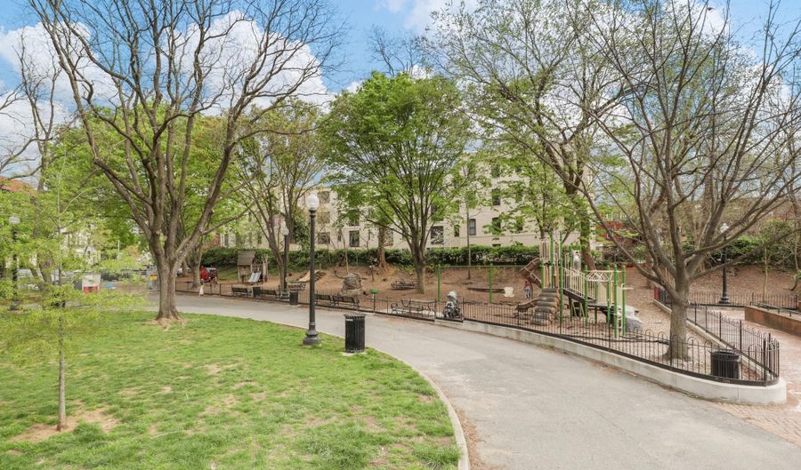 2015 ALLEN Pl NW, Washington, DC 20009 - 3 Beds, 3 Bath