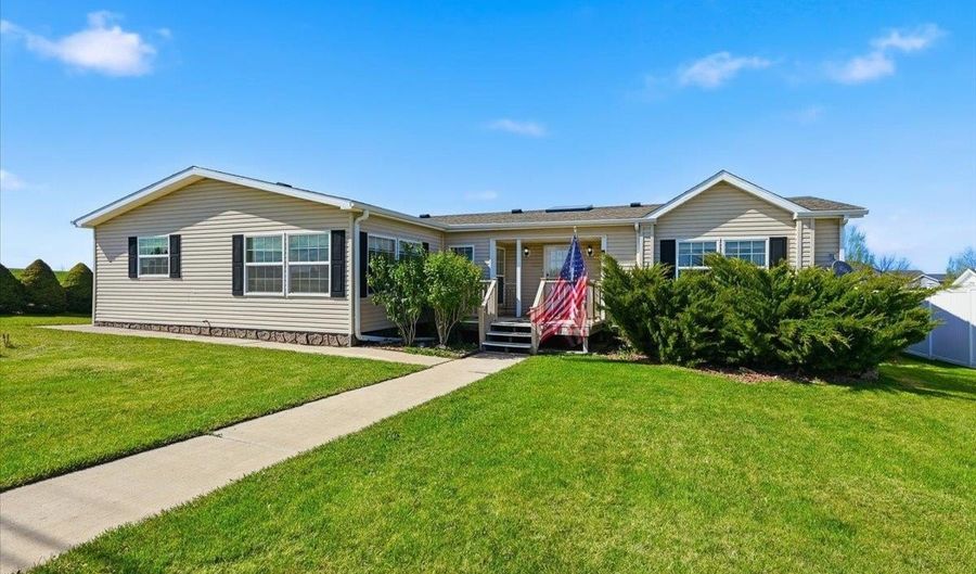 703 Ziebach St, Belle Fourche, SD 57717 - 3 Beds, 2 Bath