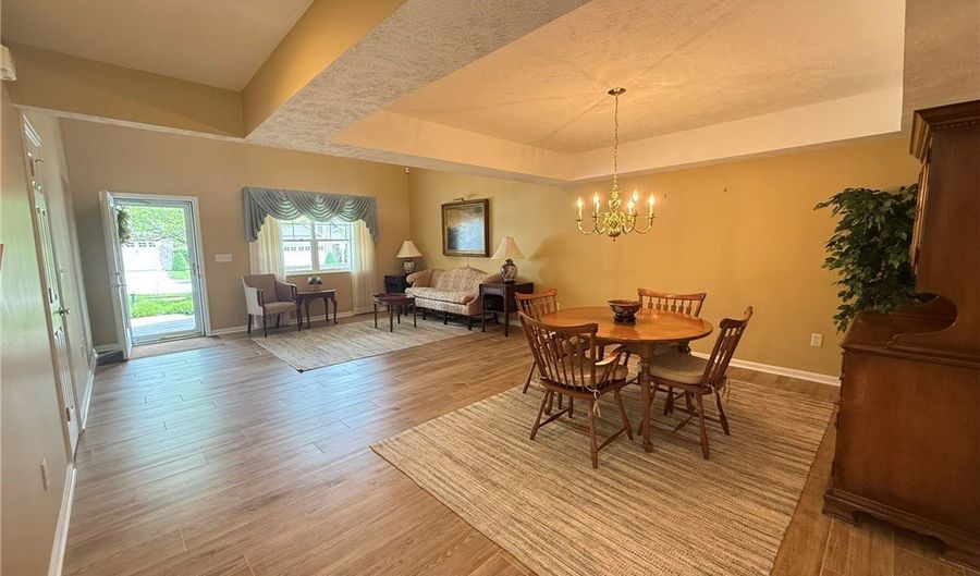 411 Chestnut Ln, Allegheny Twp., PA 15613 - 2 Beds, 2 Bath