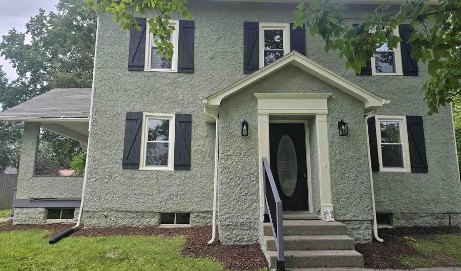 216 Carlin St, Auburn, IN 46706 - 3 Beds, 2 Bath