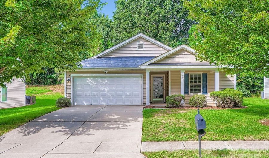 1305 Lauren Village Dr, Charlotte, NC 28213 - 3 Beds, 2 Bath