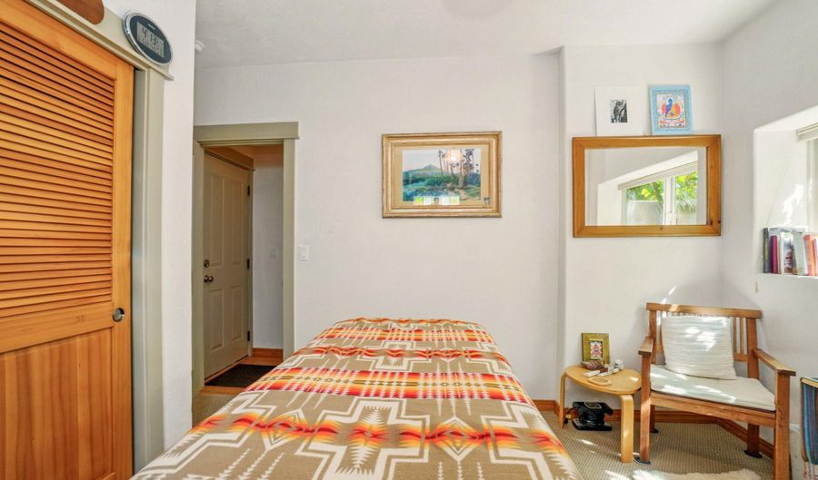 2249 Siskiyou Blvd, Ashland, OR 97520 - 3 Beds, 3 Bath