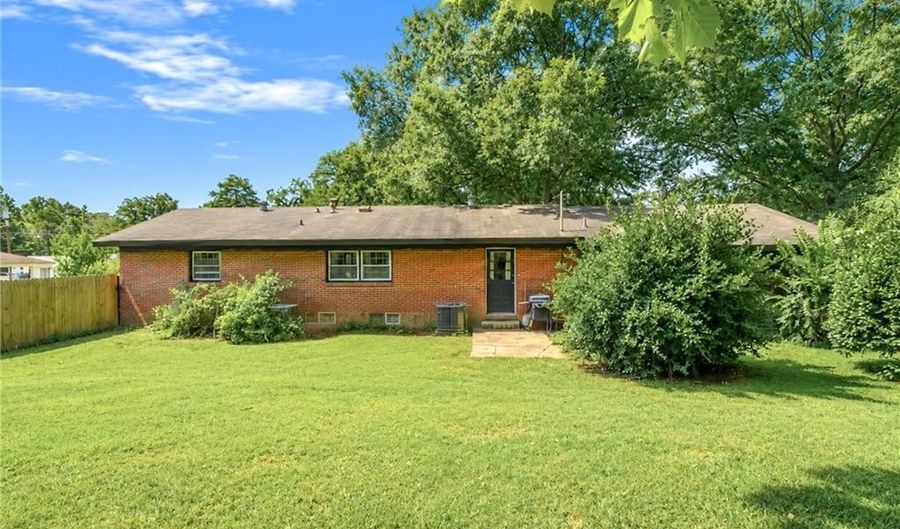 1789 HOLMAN St, Alexander City, AL 35010 - 4 Beds, 3 Bath