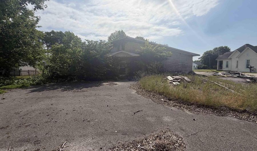 231 S 5th St, Barlow, KY 42024 - 0 Beds, 1 Bath
