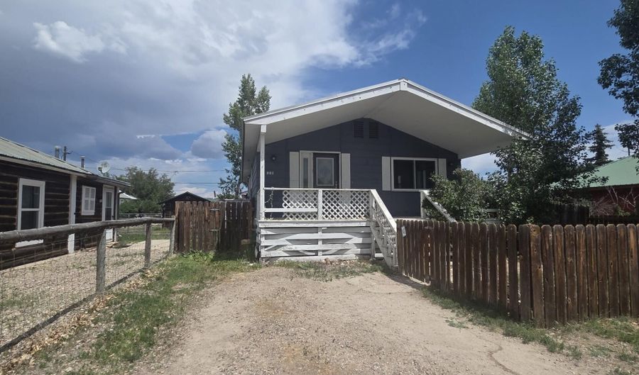 321 SMITH Ave, Big Piney, WY 83113 - 3 Beds, 2 Bath