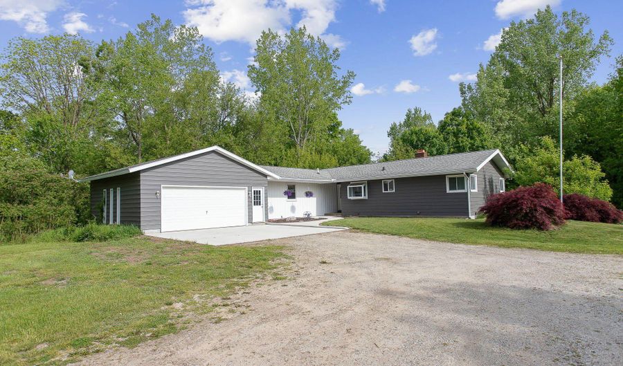8091 Warner St, Allendale, MI 49401 - 4 Beds, 2 Bath