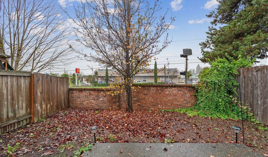 17515 SW VANGUARD Ln, Beaverton, OR 97007 - 3 Beds, 2 Bath