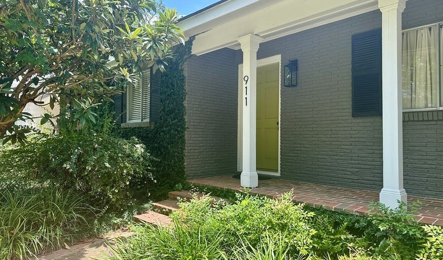 911 Morningside Dr, Brookhaven, MS 39601 - 3 Beds, 2 Bath