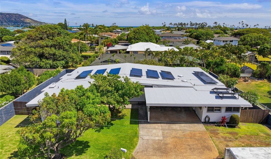 6085 Manukapu Pl, Honolulu, HI 96821 - 4 Beds, 4 Bath