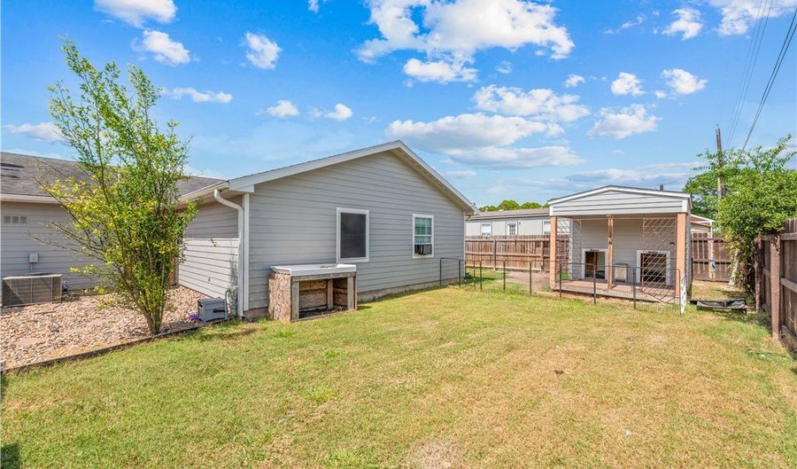 1103 Vela St, Alice, TX 78332 - 3 Beds, 2 Bath