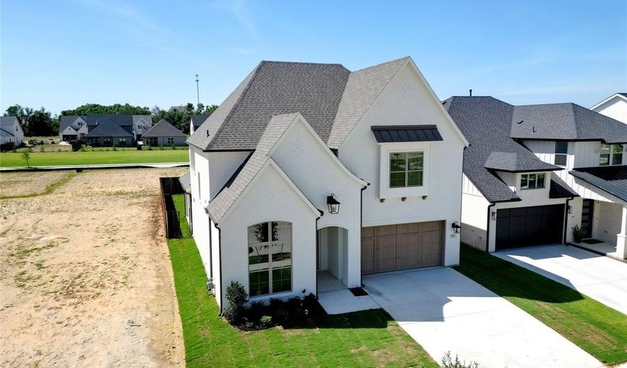 621 Hummingbird Dr, Aledo, TX 76008 - 4 Beds, 4 Bath