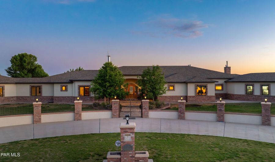 7 Cielo Del Este, Anthony, NM 88021 - 5 Beds, 7 Bath