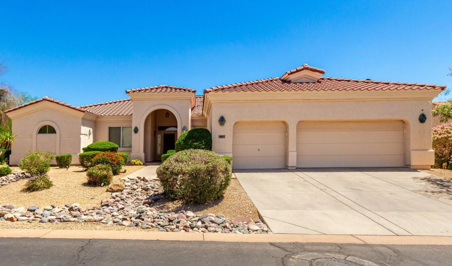 4633 E CHAPAROSA Way, Cave Creek, AZ 85331 - 5 Beds, 3 Bath