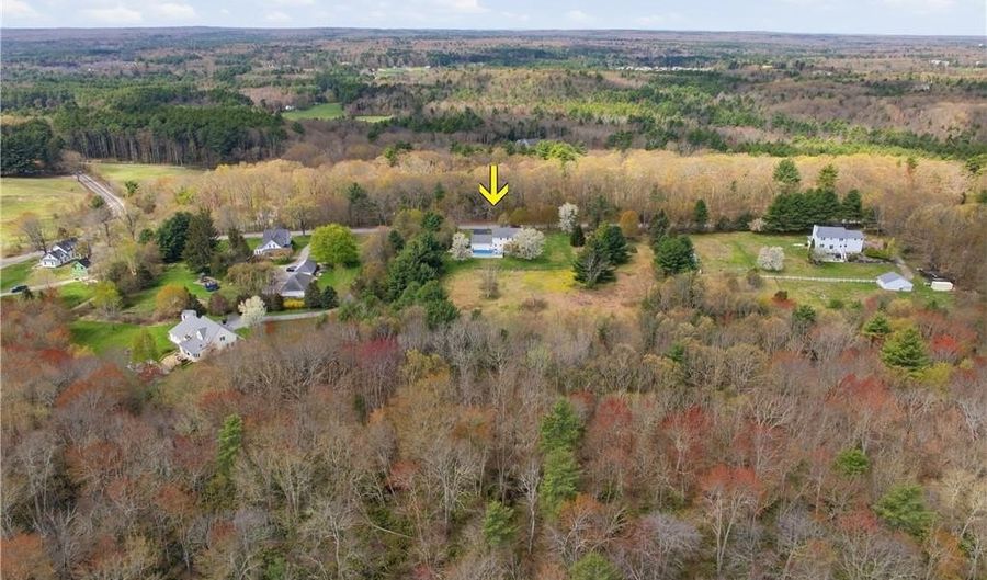 23 Whipple Rd, Glocester, RI 02814 - 3 Beds, 3 Bath