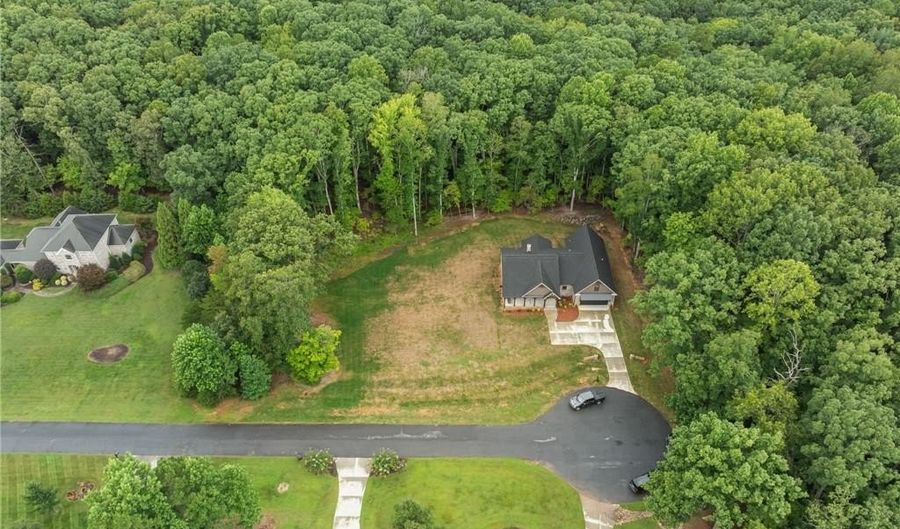 2589 Northmont Lake Dr, Asheboro, NC 27205 - 3 Beds, 3 Bath