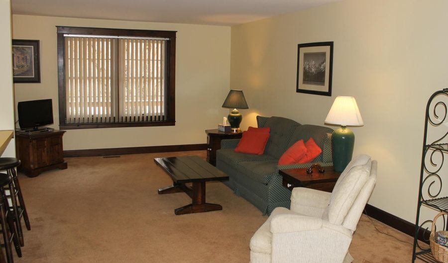 67 TWIN LAKE Rd, Albrightsville, PA 18210 - 3 Beds, 1 Bath