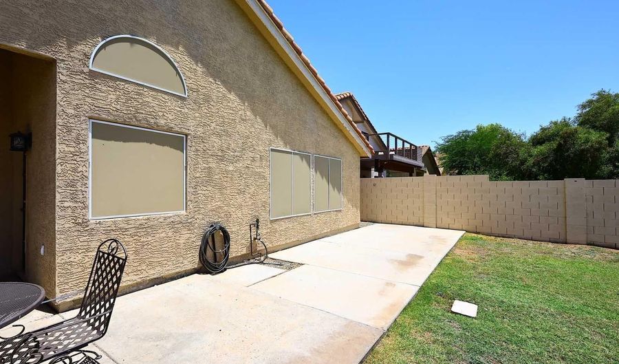 11041 W CRIMSON Ln, Avondale, AZ 85392 - 3 Beds, 2 Bath