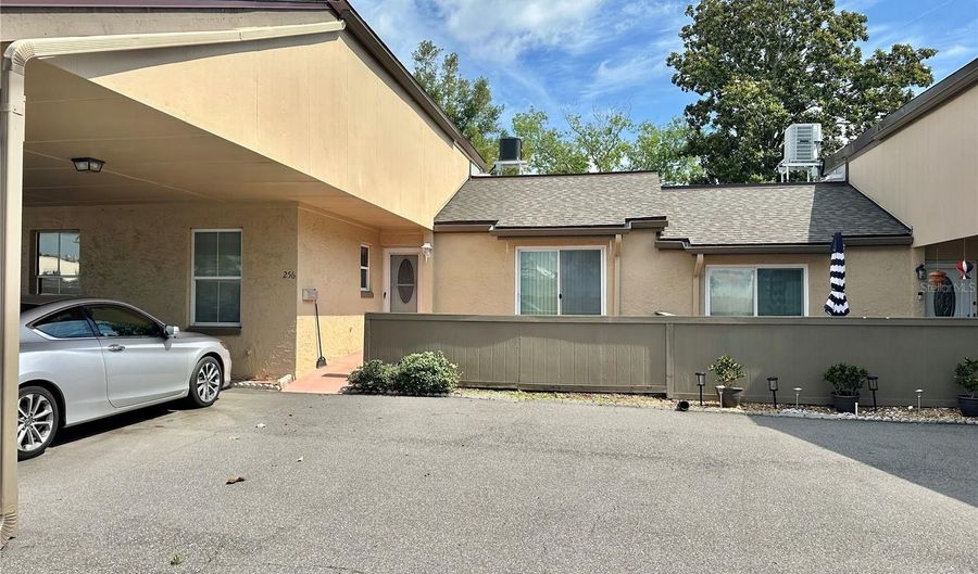 256 WINDMEADOWS St, Altamonte Springs, FL 32701 - 2 Beds, 1 Bath