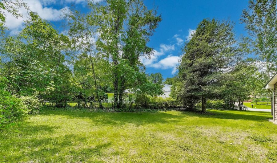 3603 JOHN Ct, Annandale, VA 22003 - 5 Beds, 3 Bath