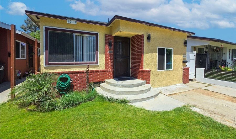9313 Dearborn Ave, South Gate, CA 90280 - 3 Beds, 2 Bath