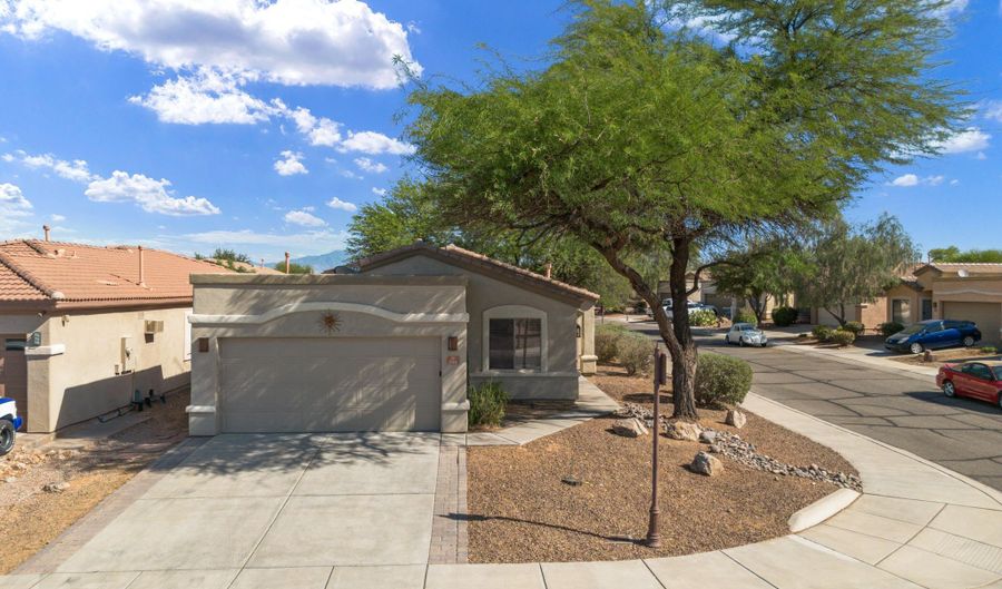 286 E Camino Rancho Seguro, Sahuarita, AZ 85629 - 3 Beds, 2 Bath