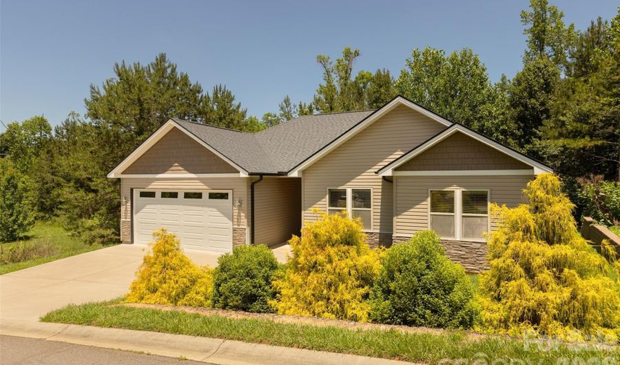 48 River Walk Dr, Asheville, NC 28804 - 3 Beds, 2 Bath