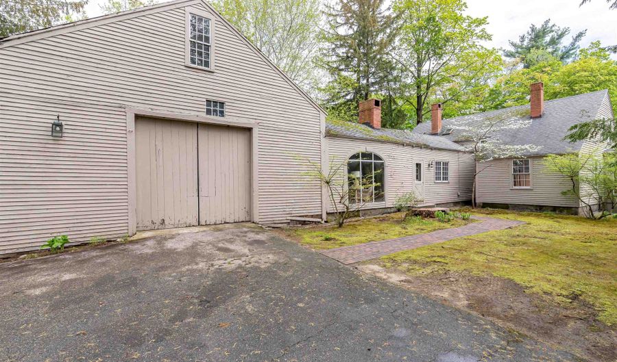 13 Courthouse Rd, Amherst, NH 03031 - 3 Beds, 2 Bath