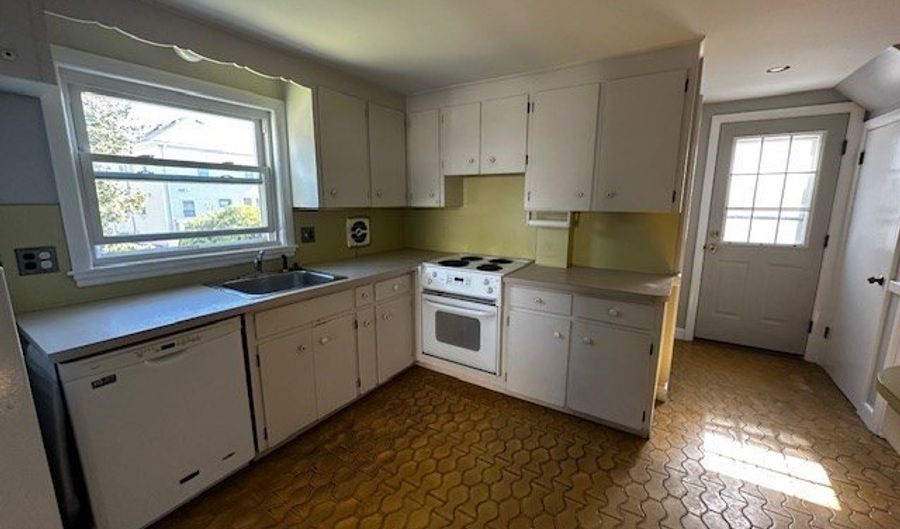 59 Hamilton Rd, Belmont, MA 02478 - 3 Beds, 2 Bath