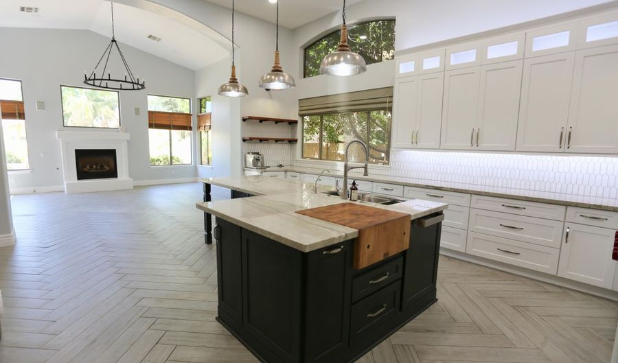 1084 W ENFIELD Pl, Chandler, AZ 85286 - 5 Beds, 3 Bath