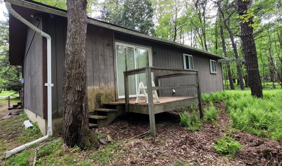 119 Hunt Trl, Albrightsville, PA 18210 - 3 Beds, 1 Bath