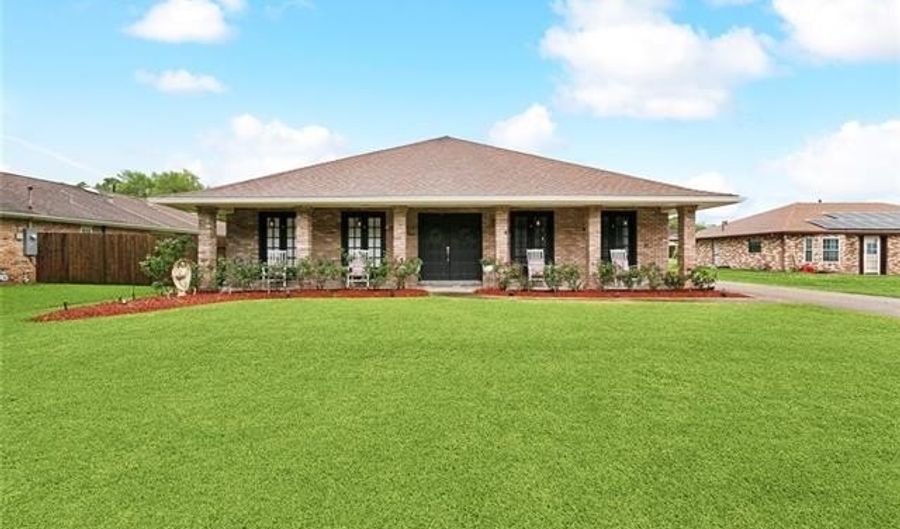 112 LANGRIDGE Dr, Belle Chasse, LA 70037 - 3 Beds, 2 Bath