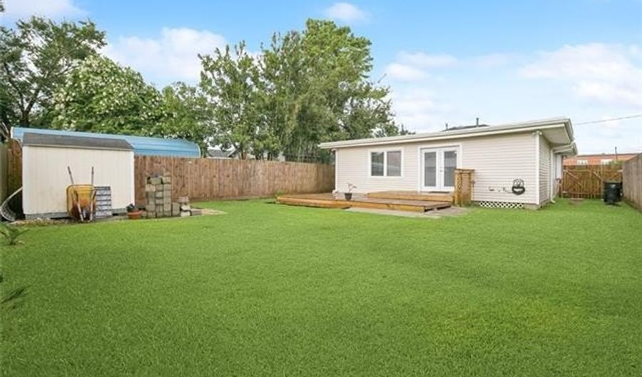7215 CLAIBORNE Ct, Arabi, LA 70032 - 2 Beds, 2 Bath