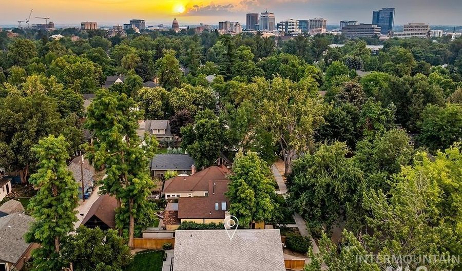 1318 N 11th St, Boise, ID 83702 - 4 Beds, 4 Bath