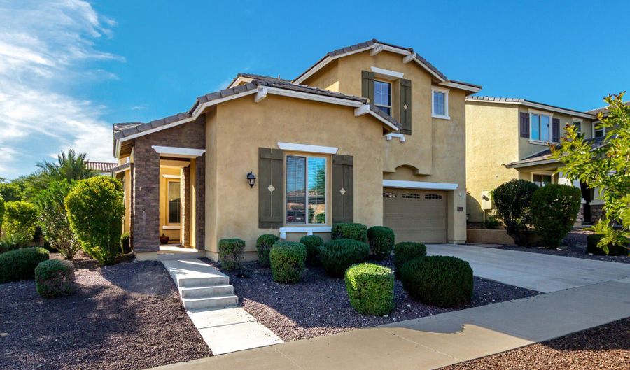 3142 N CLANTON St, Buckeye, AZ 85396 - 4 Beds, 4 Bath