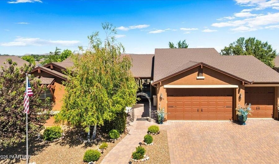 1570 E Yorkshire Ave, Chino Valley, AZ 86323 - 3 Beds, 3 Bath
