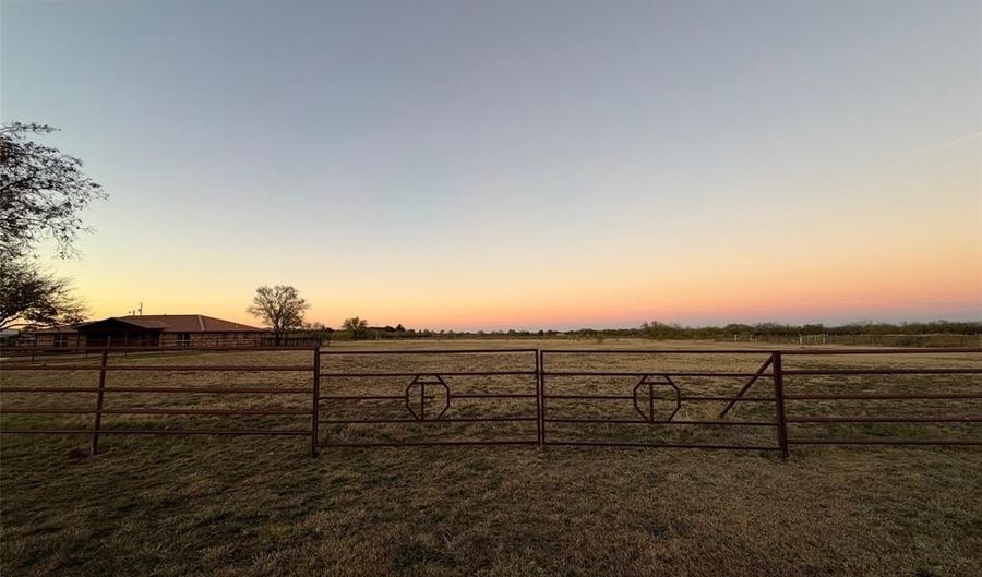 146 Foothill Rd, Abilene, TX 79602 - 3 Beds, 2 Bath