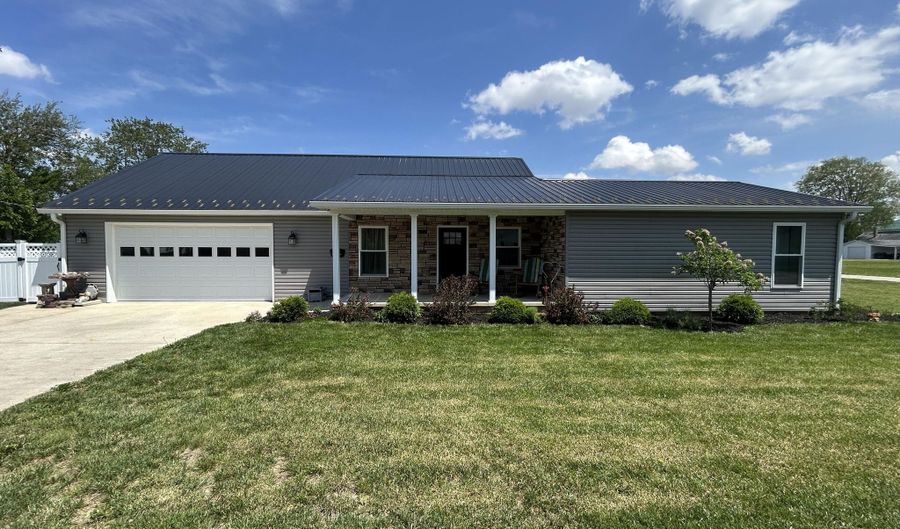 307 W Washington St, Arcanum, OH 45304 - 3 Beds, 2 Bath