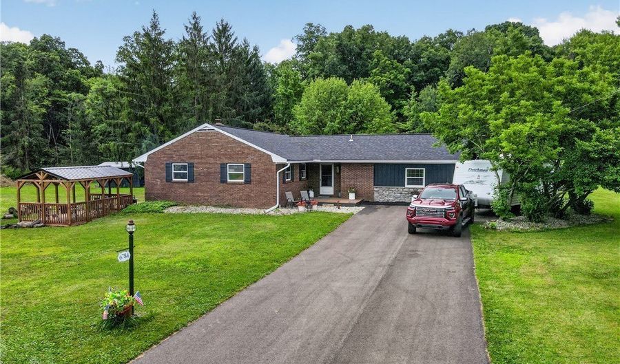 6784 Grandview Dr, Andover, OH 44003 - 3 Beds, 3 Bath