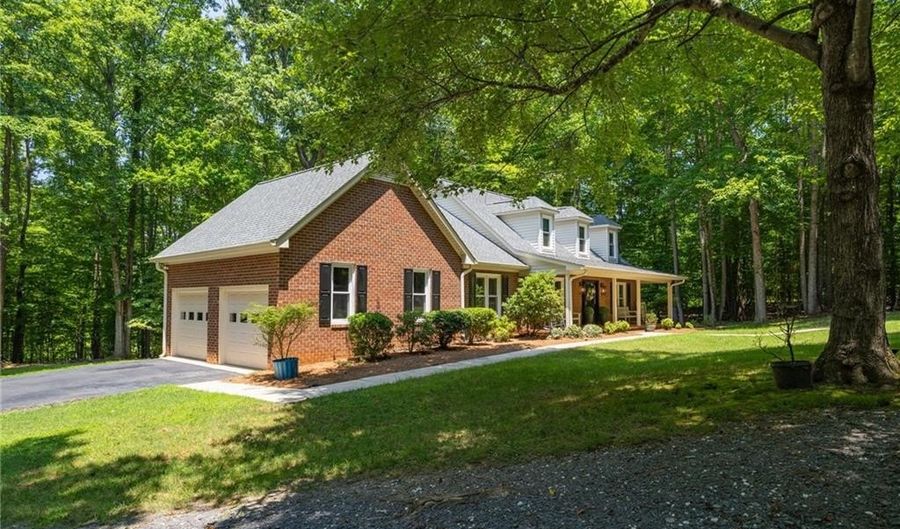1833 Lake Country Drive Ext, Asheboro, NC 27205 - 4 Beds, 3 Bath