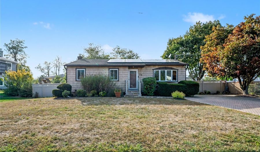 14 Campbell St, Amityville, NY 11701 - 3 Beds, 1 Bath