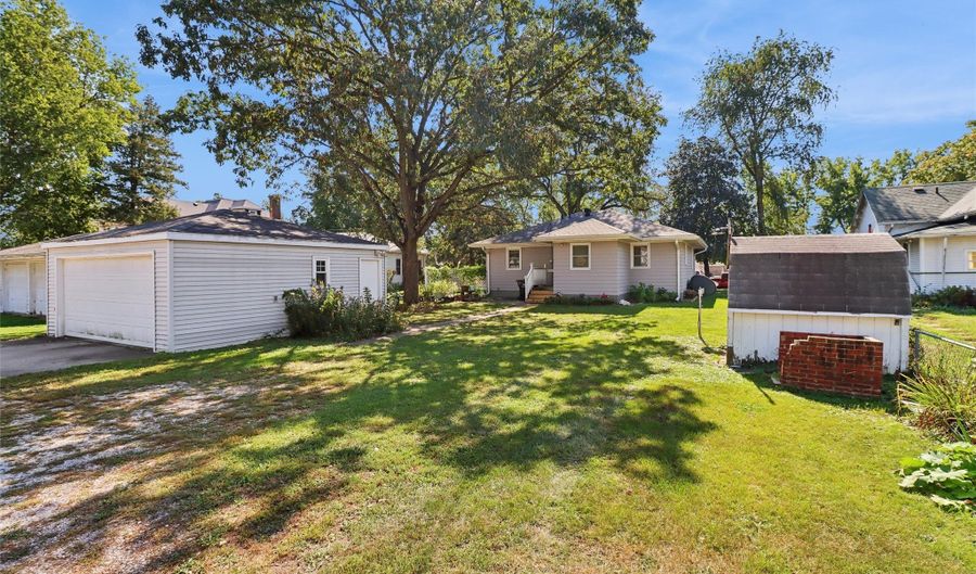 712 Rapids St, Adel, IA 50003 - 2 Beds, 2 Bath