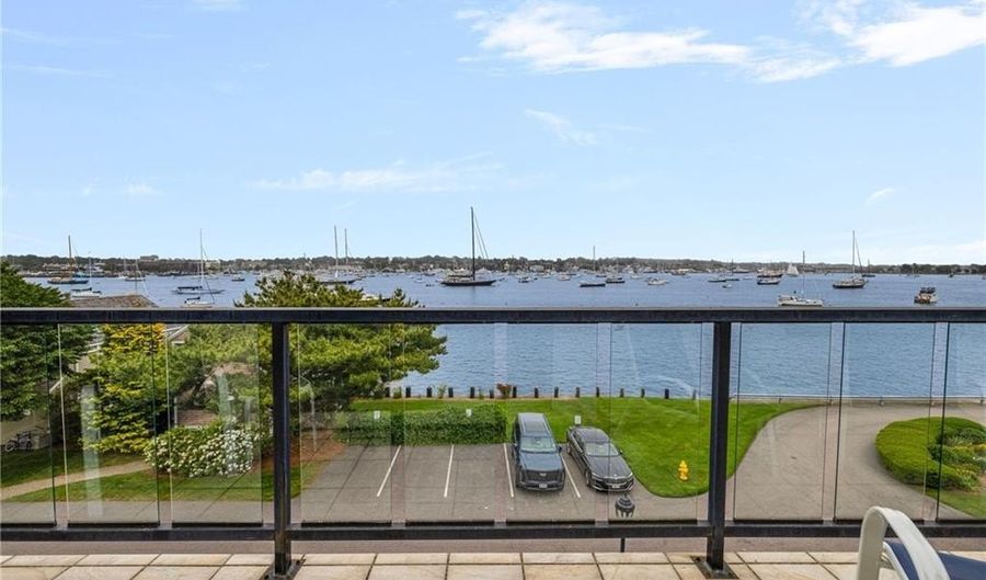 306 America, Newport, RI 02840 - 2 Beds, 2 Bath