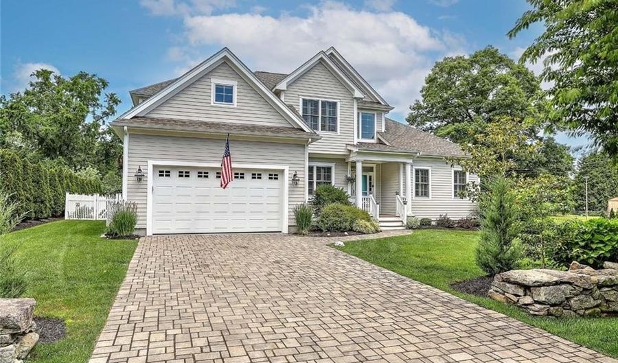 49 Walley St, Bristol, RI 02809 - 3 Beds, 3 Bath