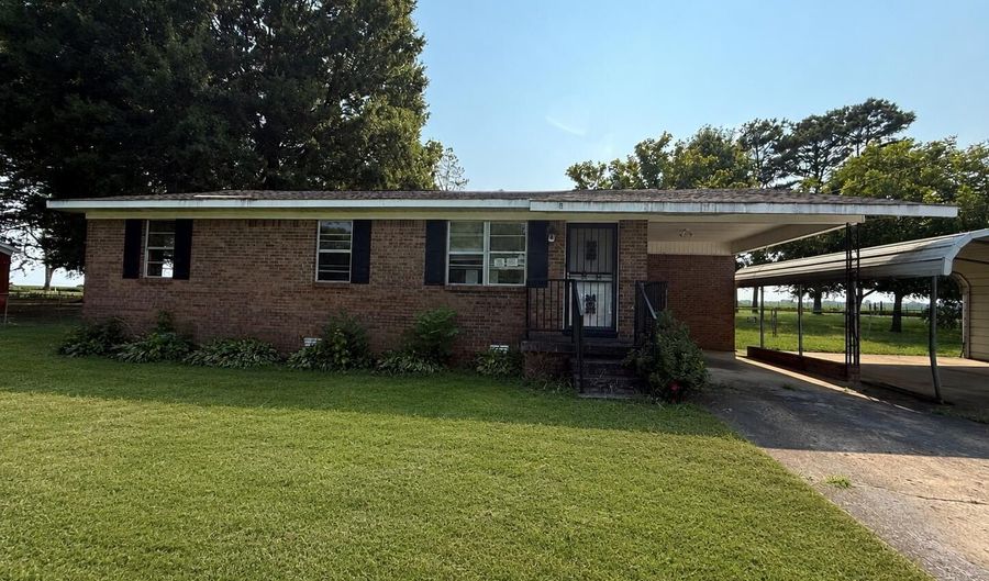 110 Glover St, Atwood, TN 38220 - 3 Beds, 2 Bath