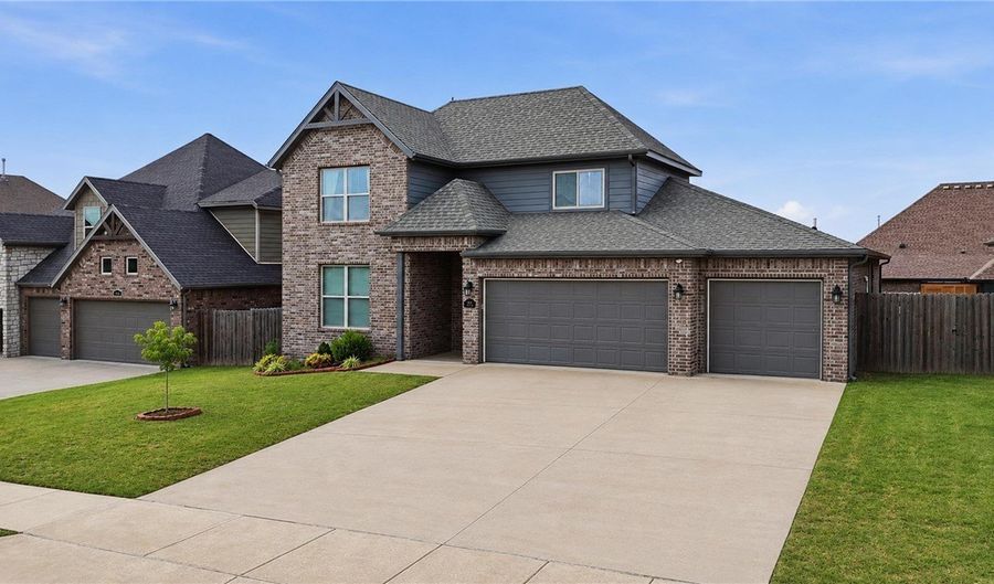 4200 SW Acres Ave, Bentonville, AR 72713 - 4 Beds, 3 Bath
