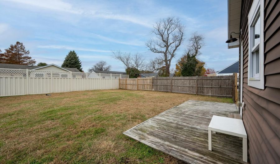 810 KINGS Hwy, Lewes, DE 19958 - 3 Beds, 2 Bath