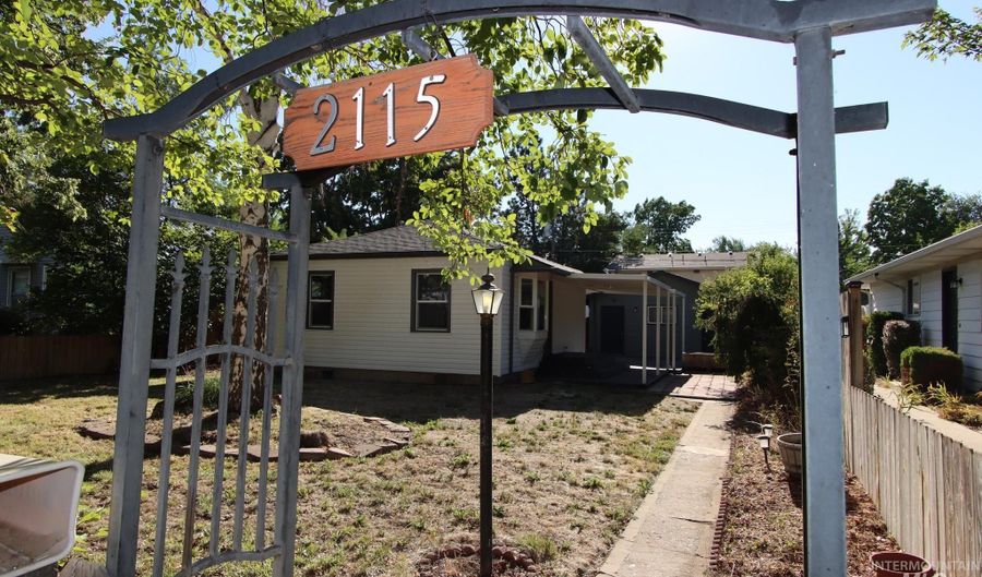 2115 S Owyhee St, Boise, ID 83705 - 2 Beds, 2 Bath